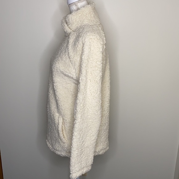 Austin Pullover- Balance Collection - Picture 7 of 12